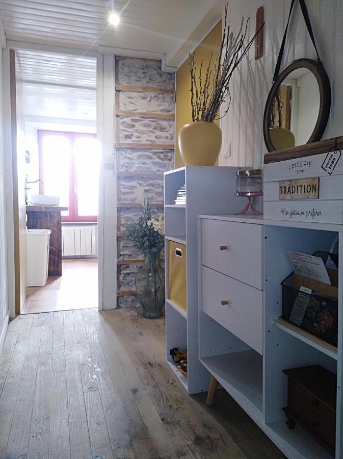 Appartement Cozy Dans Maison Privee Tauves Buitenkant foto