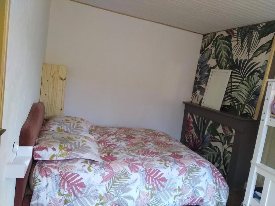 Appartement Cozy Dans Maison Privee Tauves Buitenkant foto